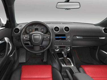 Audi A3 II (8P) II (8P) فيس ليفت 2، هاتشباك 5 أبواب Sportback — لوحة القيادة
