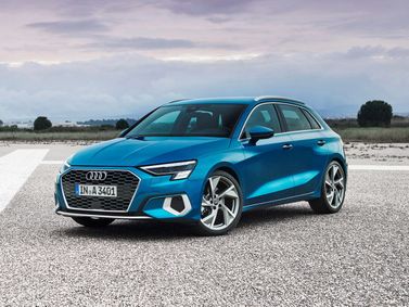 Audi A3 IV (8Y)، هاتشباك 5 أبواب Sportback — منظر أمامي أيسر