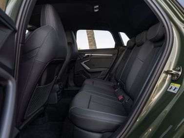 Audi A3 عملية فيس ليفت IV (8 سنوات)، هاتشباك 5 أبواب Sportback — المقاعد الخلفية