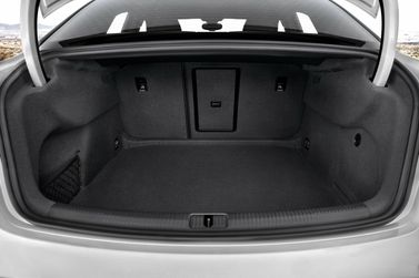 Audi A3 III (8 فولت)، سيدان — حجرة الأمتعة