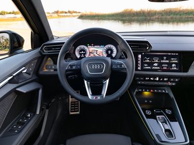 Audi A3 عملية فيس ليفت IV (8 سنوات)، هاتشباك 5 أبواب Sportback — منطقة السائق