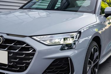 Audi A3 عملية فيس ليفت IV (8 سنوات)، سيدان L — منظر أمامي