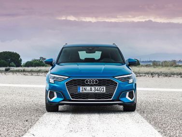 Audi A3 IV (8Y)، هاتشباك 5 أبواب Sportback — منظر أمامي