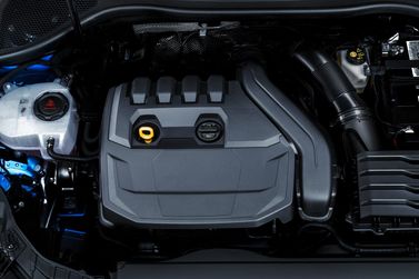 Audi A3 IV (8Y)، هاتشباك 5 أبواب Sportback — حجرة المحرك
