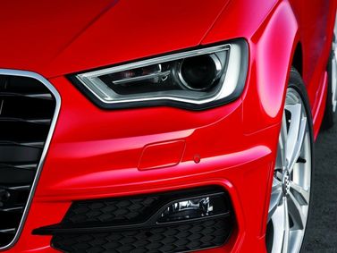Audi A3 III (8 فولت)، هاتشباك 3 أبواب — المصباح الأمامي