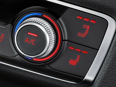Audi A3 III (8 فولت)، قابلة للتحويل — الكونسول الوسطي