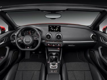 Audi A3 III (8 فولت)، قابلة للتحويل — لوحة القيادة