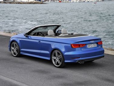 Audi A3 III (8 فولت)، قابلة للتحويل — منظر خلفي أيمن