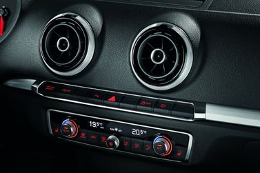 Audi A3 III (8 فولت)، هاتشباك 5 أبواب Sportback — الكونسول الوسطي