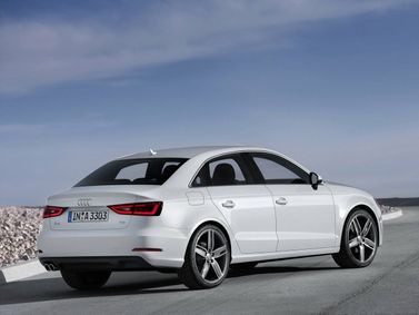 Audi A3 III (8 فولت)، سيدان — منظر خلفي أيمن