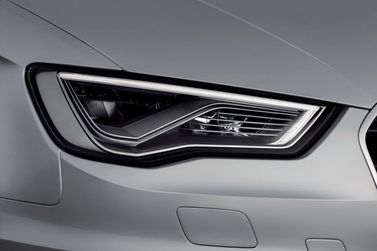 Audi A3 III (8 فولت)، هاتشباك 5 أبواب Sportback — المصباح الأمامي