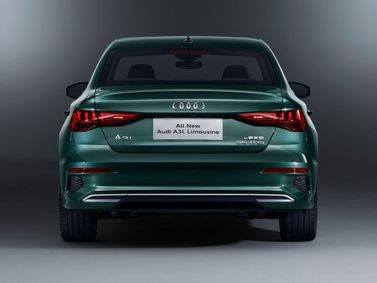 Audi A3 IV (8Y)، سيدان L — منظر خلفي