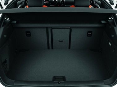 Audi A3 III (8 فولت)، هاتشباك 3 أبواب — حجرة الأمتعة