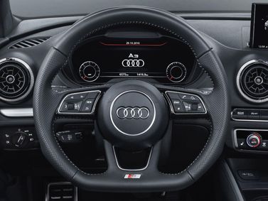 Audi A3 فيس ليفت III (8 فولت)، هاتشباك 3 أبواب — عجلة القيادة