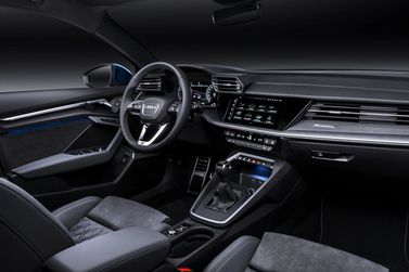 Audi A3 IV (8Y)، هاتشباك 5 أبواب Sportback — منطقة السائق