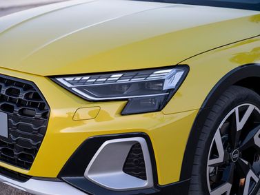 Audi A3 عملية فيس ليفت IV (8 سنوات)، هاتشباك 5 أبواب Allstreet — المصباح الأمامي