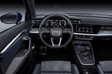 Audi A3 IV (8Y)، هاتشباك 5 أبواب Sportback — منطقة السائق
