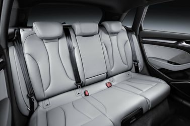 Audi A3 فيس ليفت III (8 فولت)، هاتشباك 5 أبواب Sportback — المقاعد الخلفية