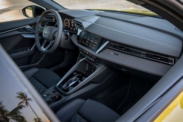 Audi A3 عملية فيس ليفت IV (8 سنوات)، هاتشباك 5 أبواب Allstreet — منطقة السائق
