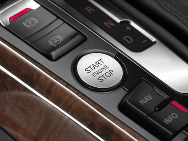 Audi A4 IV (B8)، واجون 5 أبواب — الكونسول الوسطي