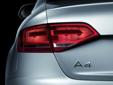 Audi A4 IV (B8)، سيدان — المصباح الخلفي