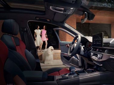 Audi A4 فيس ليفت V (B9) V (B9)، سيدان Long — منظر عام للمقصورة