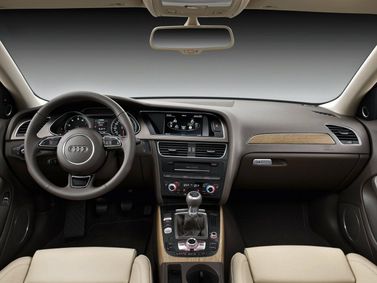 Audi A4 عملية فيس ليفت IV (B8)، سيدان — لوحة القيادة