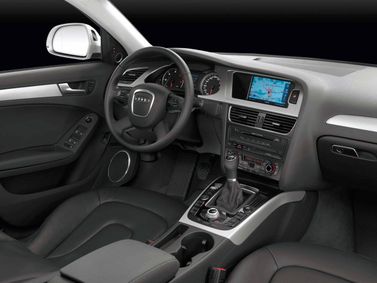 Audi A4 IV (B8)، سيدان — منطقة السائق