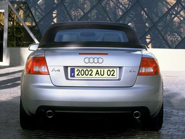 Audi A4 II (B6)، قابلة للتحويل — منظر خلفي