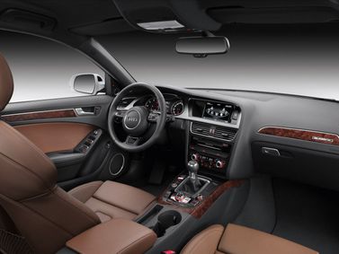 Audi A4 عملية فيس ليفت IV (B8)، واجون 5 أبواب — منطقة السائق