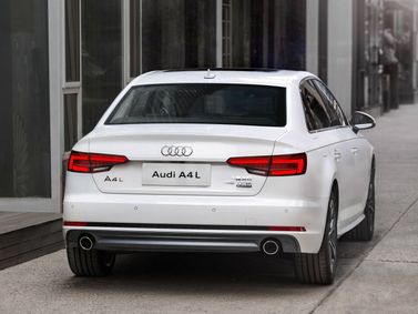Audi A4 V (B9)، سيدان Long — منظر خلفي
