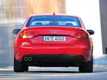 Audi A4 IV (B8)، سيدان — منظر خلفي