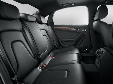 Audi A4 عملية فيس ليفت IV (B8)، سيدان — المقاعد الخلفية