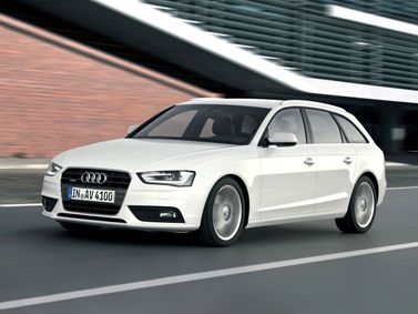 Audi A4 عملية فيس ليفت IV (B8)، واجون 5 أبواب — منظر أمامي أيمن