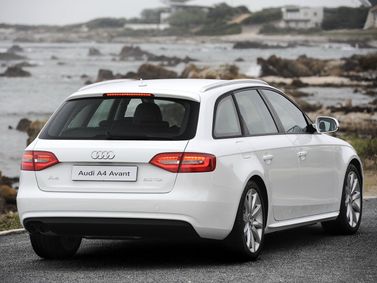 Audi A4 عملية فيس ليفت IV (B8)، واجون 5 أبواب — منظر خلفي أيمن
