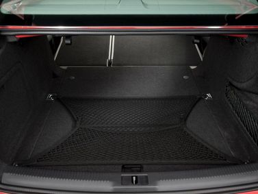 Audi A4 IV (B8)، سيدان — حجرة الأمتعة