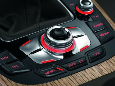 Audi A4 عملية فيس ليفت IV (B8)، سيدان — الكونسول الوسطي