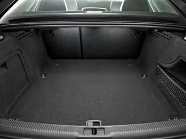 Audi A4 عملية فيس ليفت IV (B8)، سيدان — حجرة الأمتعة
