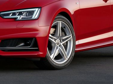 Audi A4 V (B9)، واجون 5 أبواب — الجزء الأمامي من السيارة عن قرب