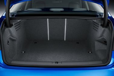 Audi A4 V (B9)، سيدان — حجرة الأمتعة