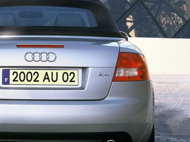 Audi A4 II (B6)، قابلة للتحويل — الجزء الخلفي من السيارة عن قرب