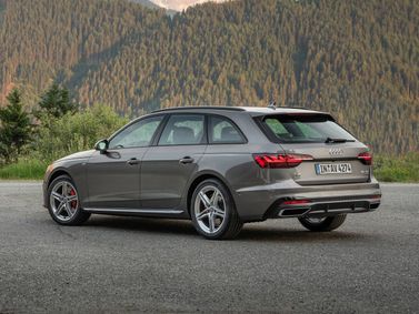 Audi A4 فيس ليفت V (B9) V (B9)، واجون 5 أبواب — منظر خلفي أيسر