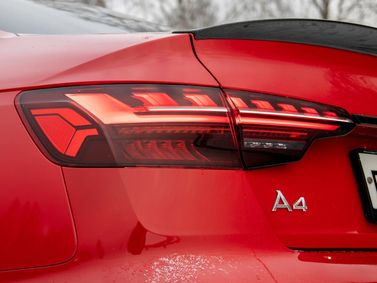 Audi A4 فيس ليفت V (B9) V (B9)، سيدان — المصباح الخلفي