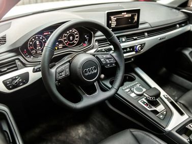 Audi A4 V (B9)، سيدان Long — منطقة السائق