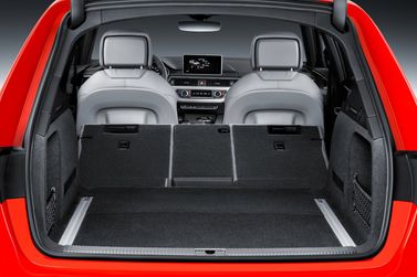 Audi A4 V (B9)، واجون 5 أبواب — حجرة الأمتعة
