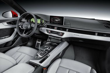 Audi A4 V (B9)، واجون 5 أبواب — لوحة القيادة