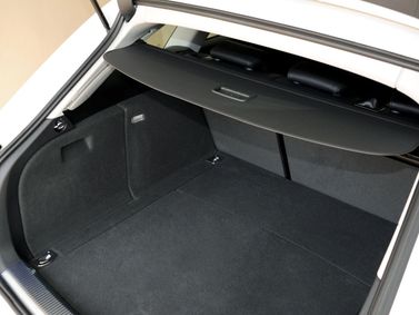Audi A4 عملية فيس ليفت IV (B8)، واجون 5 أبواب — حجرة الأمتعة