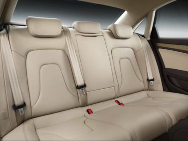 Audi A4 عملية فيس ليفت IV (B8)، سيدان — المقاعد الخلفية