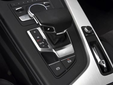 Audi A4 V (B9)، سيدان Long — محدد ناقل الحركة