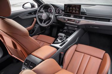 Audi A4 فيس ليفت V (B9) V (B9)، واجون 5 أبواب — لوحة القيادة